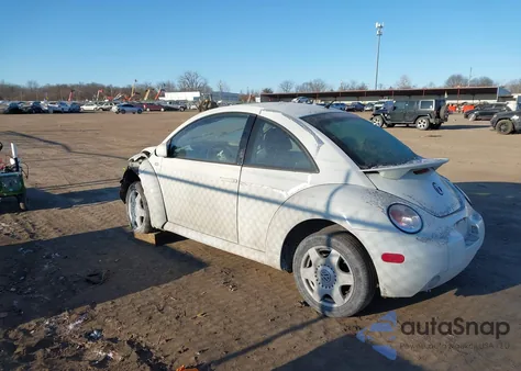 2001 Volkswagen New Beetle Gls z USA, uszkodzony, nr VIN 3VWCB21C01M435057